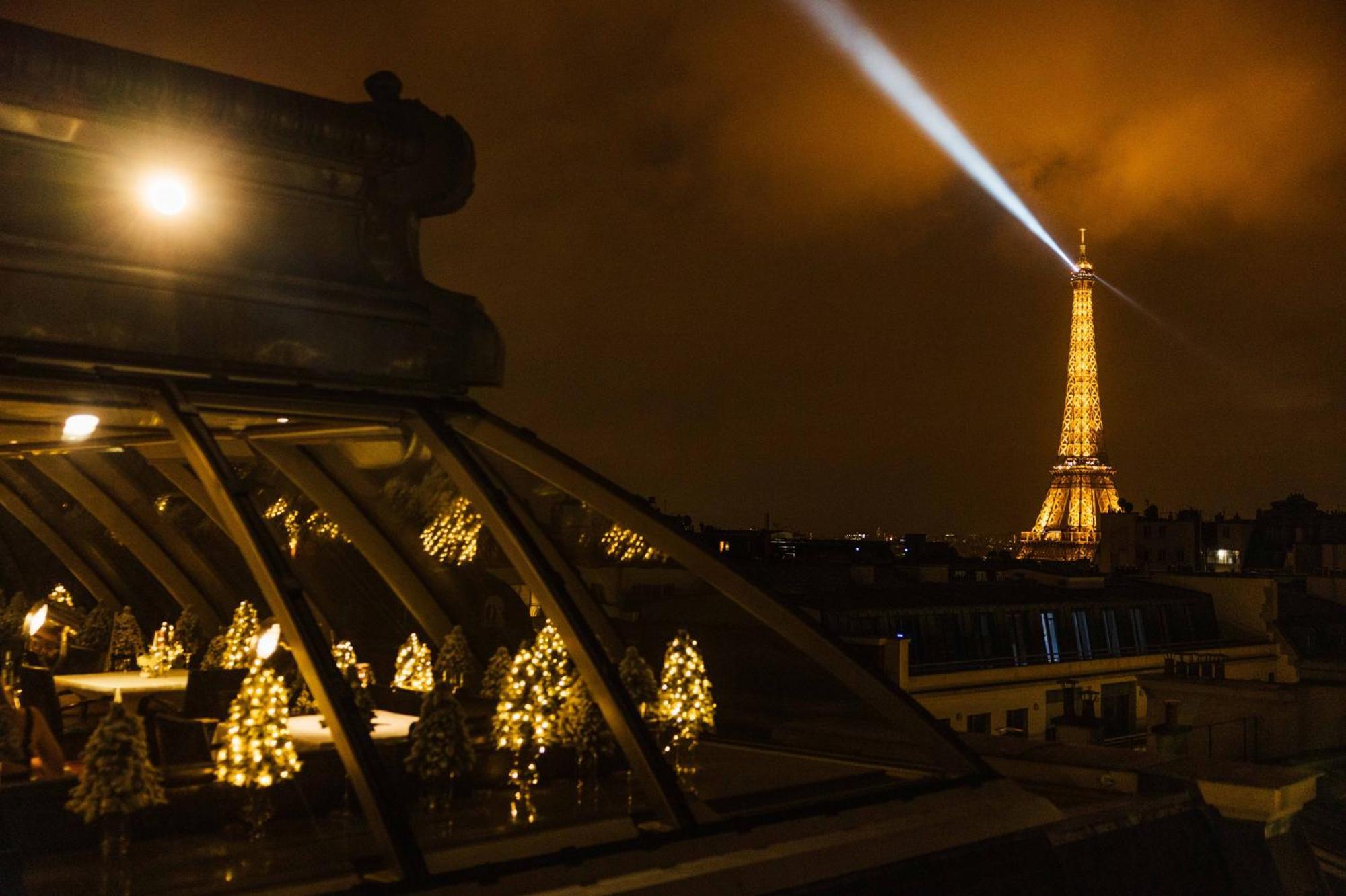 The Peninsula Paris Hotel Exterior photo